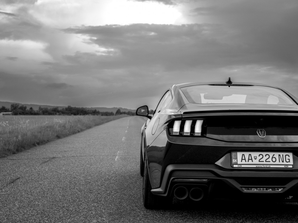 Ford Mustang Dark Horse